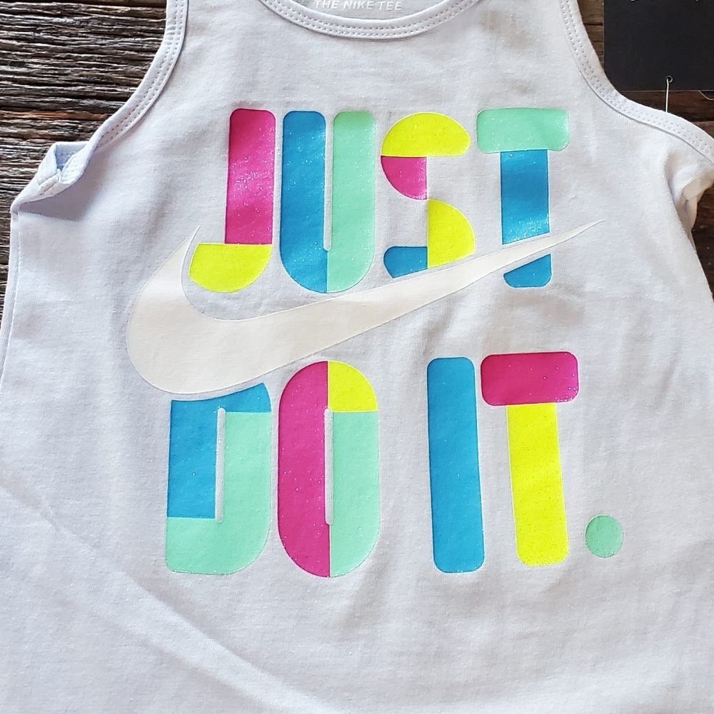 🆕️ Nike Racerback Tank - Picture 3 of 5